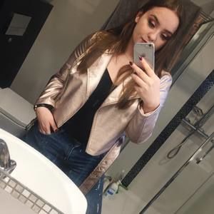 Meet your Posher, Julia